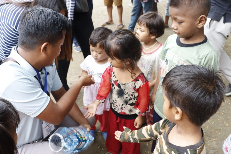 KKL-GHQ DISTRIBUTE STATIONERY ITEMS